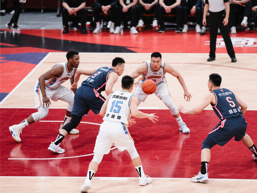 回顾比赛中的一幕，当对手试图以快速反击撕